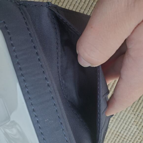 Tommy Hilfiger Faster Times French Wallet Logo Graphic NWT Tan - Picture 11 of 14